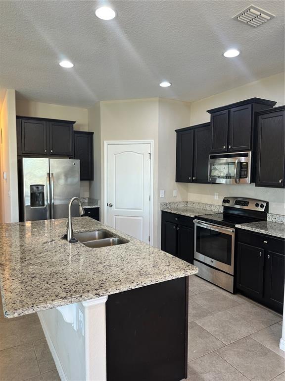Foto del edificio - 5332 Oak Breeze Ave