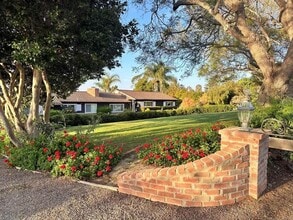 Building Photo - 5810 Loma Verde Dr