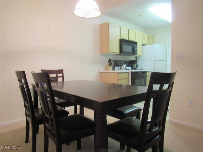 Foto del edificio - 950 Seven Hills Dr