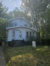 Building Photo - 669 Inman St