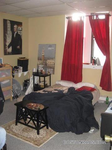 Building Photo - 448 Park Dr