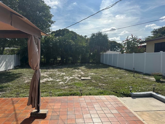 Foto del edificio - 1092 Florence Rd