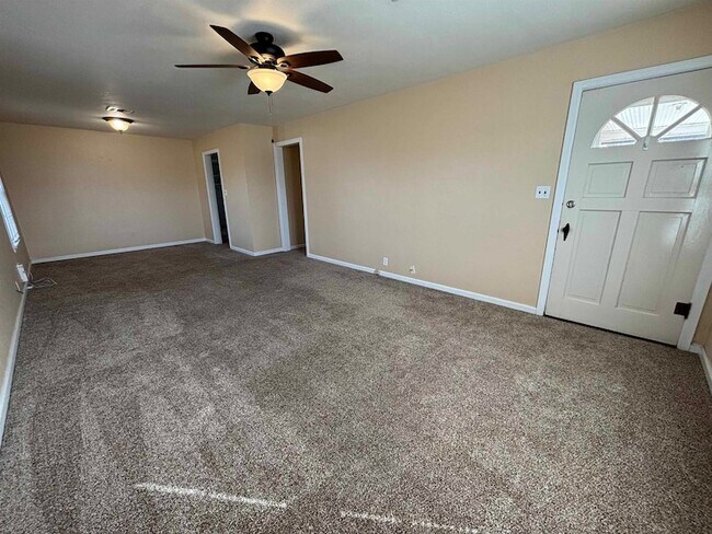 Foto del edificio - 2330 W Randolph Ave