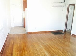 Building Photo - 1217 San Mateo Boulevard Southeast