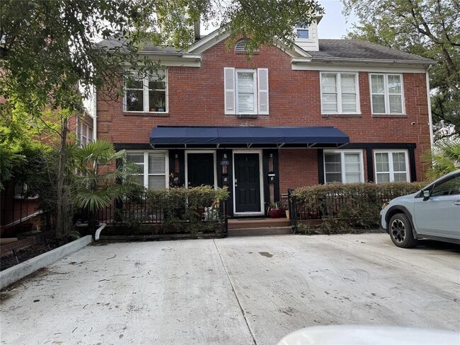 Building Photo - 1802 Banks St