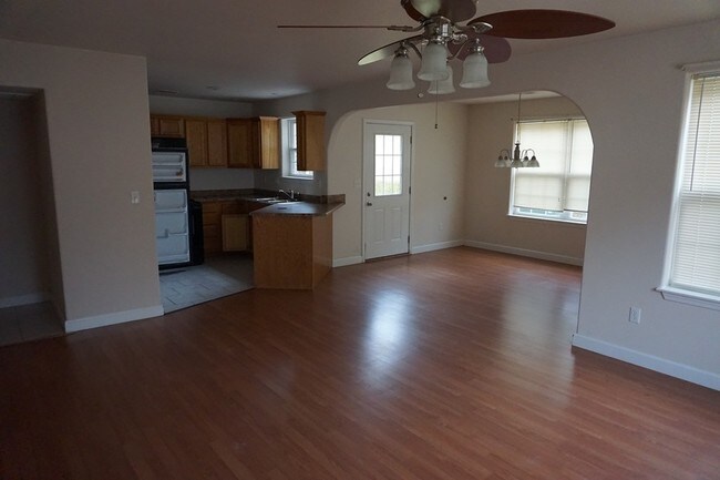 Foto del edificio - 706 & 708 Hillside Dr.