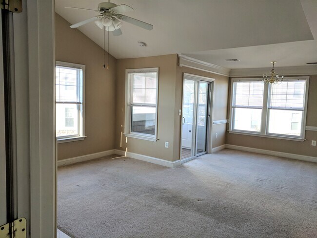 Foto del edificio - 12828 Clarksburg Square Rd