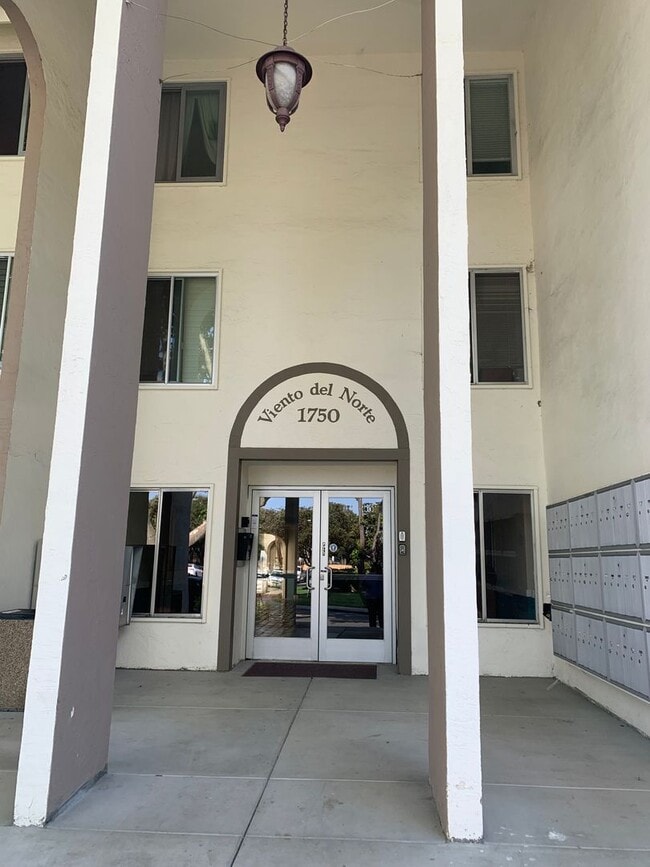 Building Photo - 1750 Halford Ave