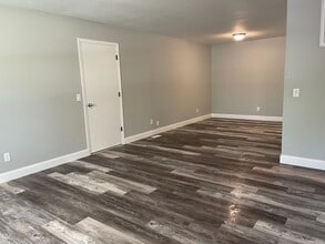 Building Photo - 413 North St