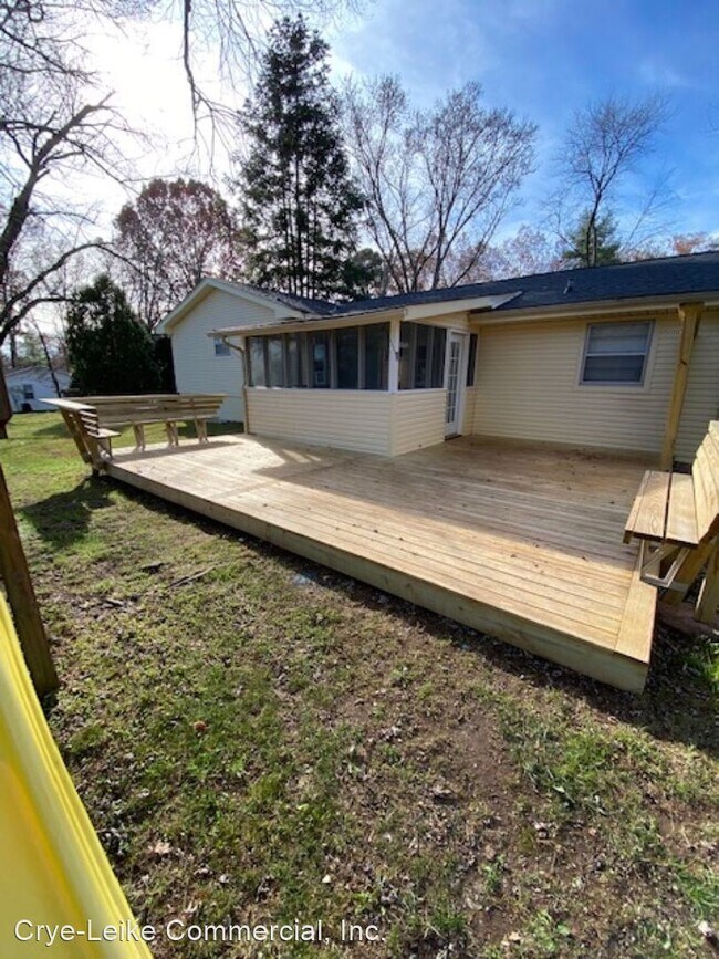 Building Photo - 4 br, 2 bath House - 1018 West Forest Blvd.