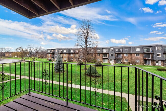 Foto del edificio - 9407 Bay Colony Dr