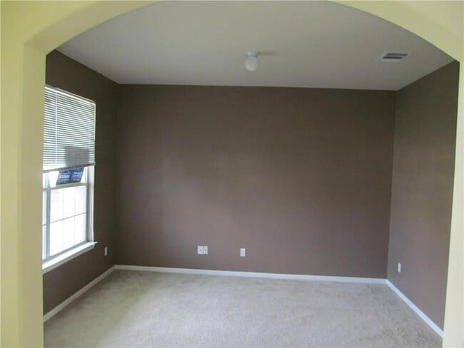 Foto del edificio - 221 Gainer Dr