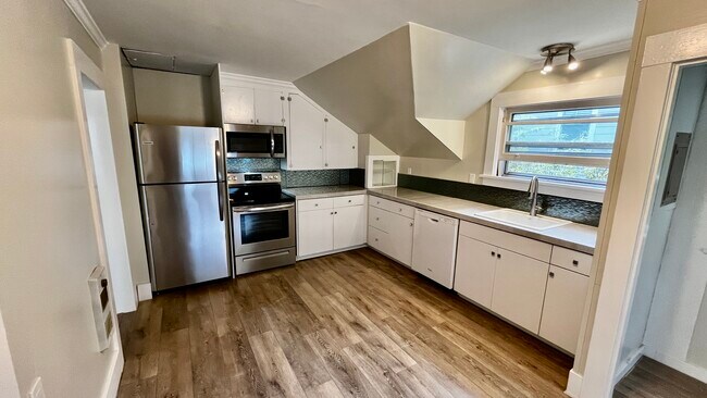 Kitchen - 1134 SE 45th Ave
