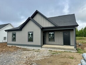 Building Photo - 343 Woods Rd