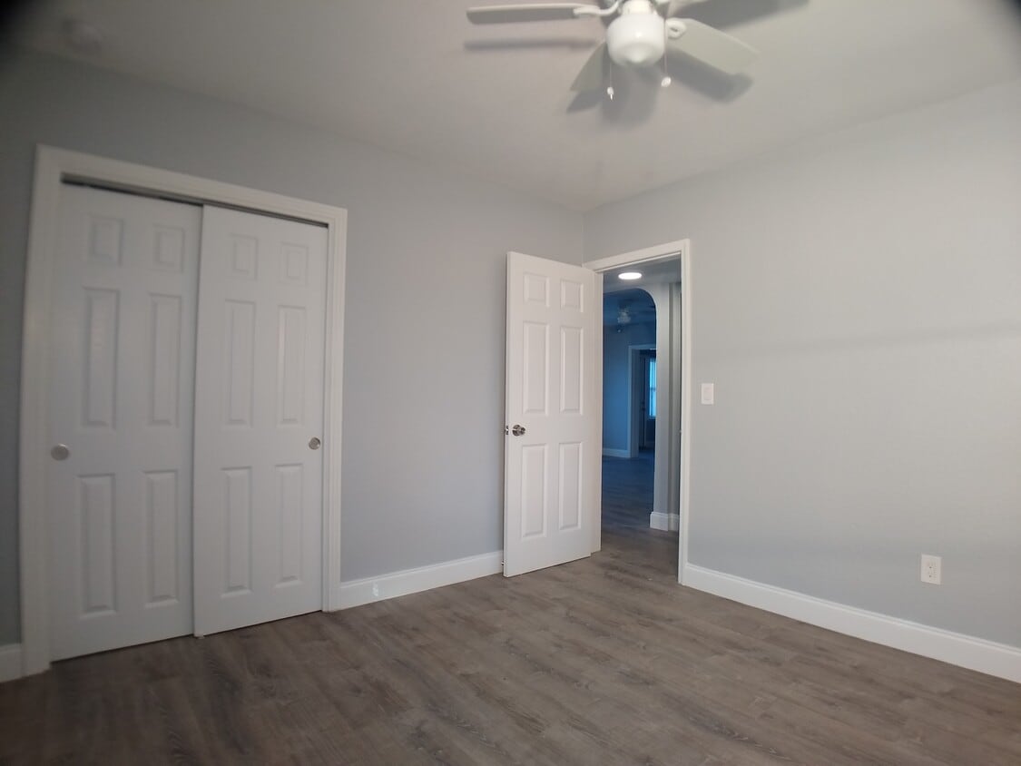 Bedroom 2 - 101 N Venus Ave