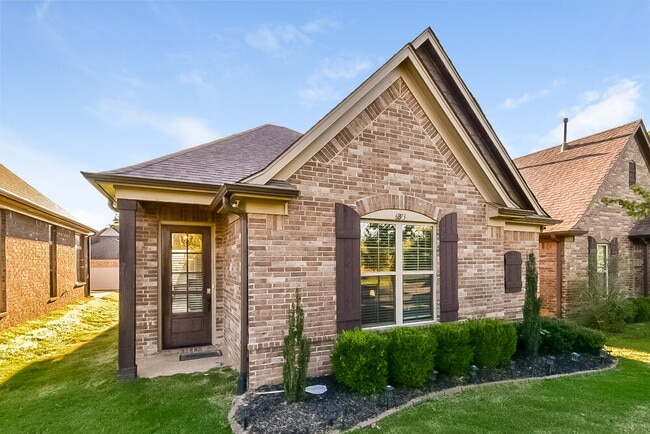 Building Photo - 6893 Raleigh Lagrange Rd