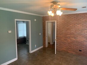 Building Photo - 505 N Cary Dr