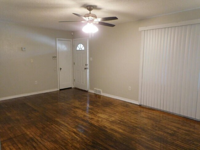 Foto del edificio - 2207 NW 22nd St