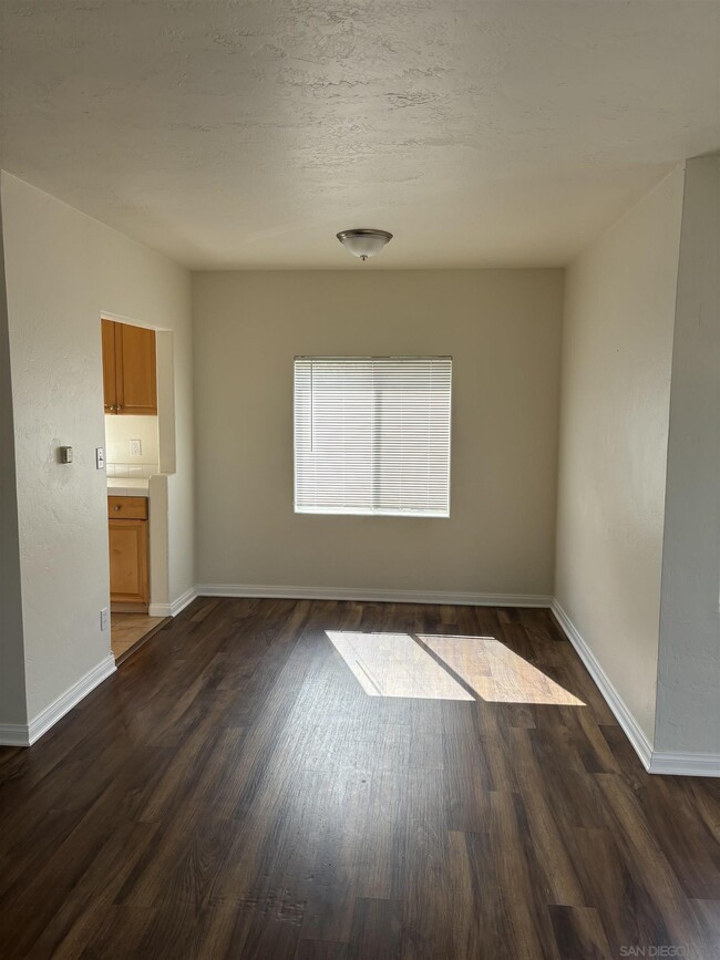 Building Photo - 2149 Flintridge Dr