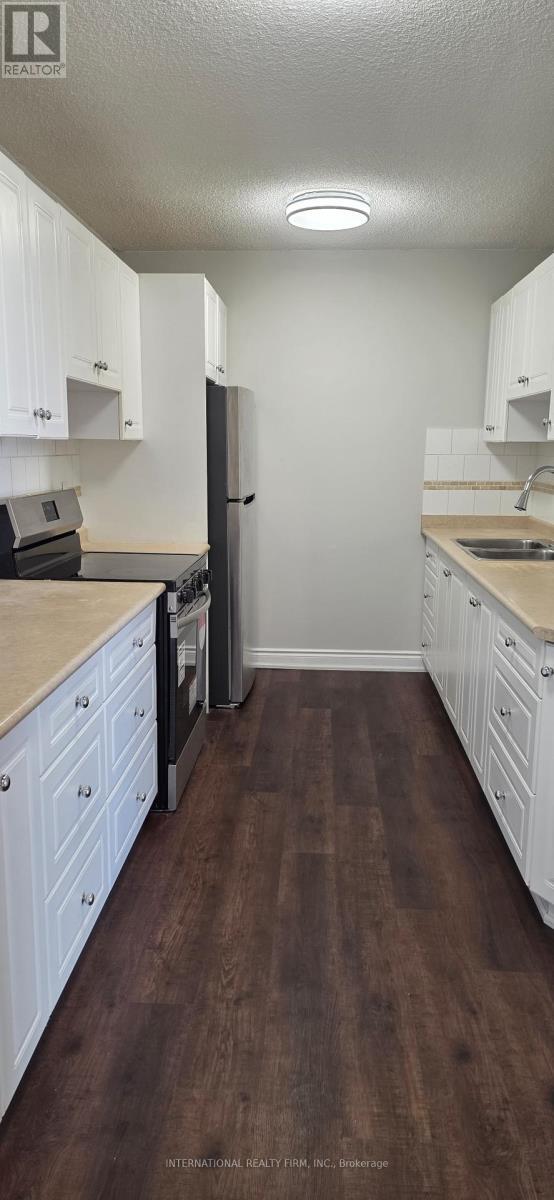 Building Photo - 2929 Aquitaine Ave