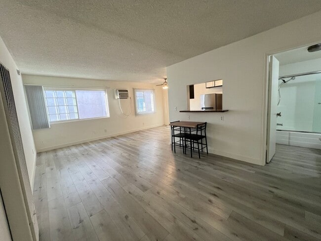 Foto del edificio - 3730 S Sepulveda Blvd