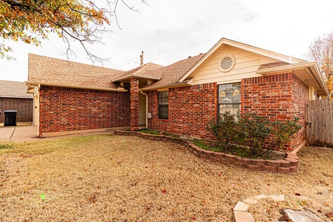 Building Photo - 3 Bedroom 2 Bath N/W OKC