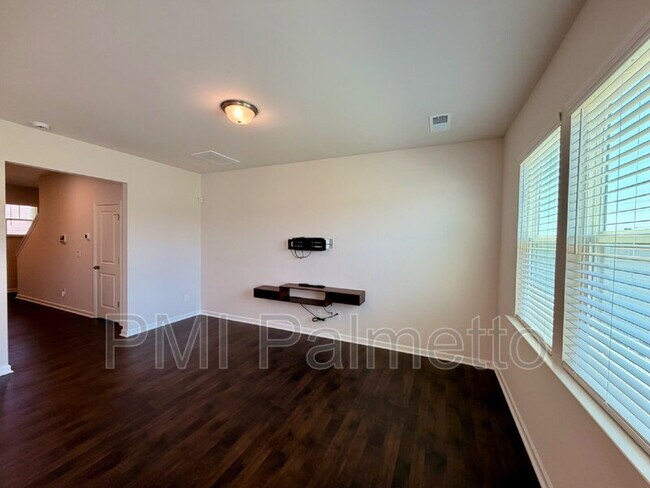 Foto del edificio - 1074 Cornelia St