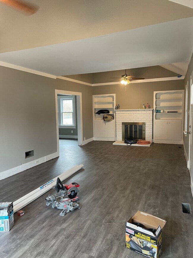 Building Photo - 312 Sumpter Ave