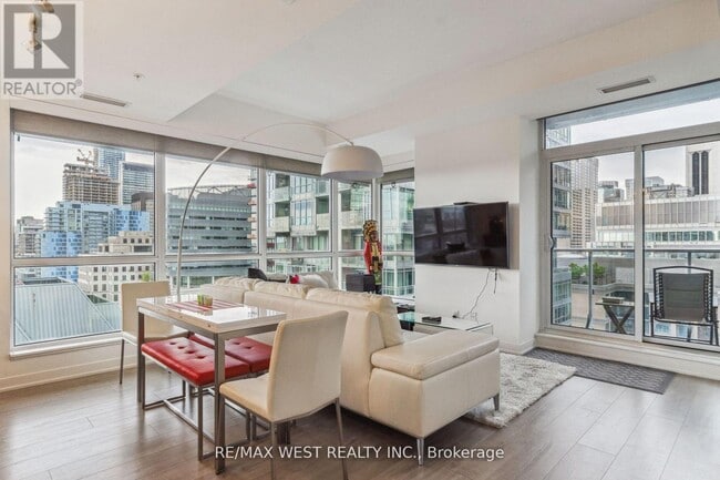 Building Photo - 30 Nelson St