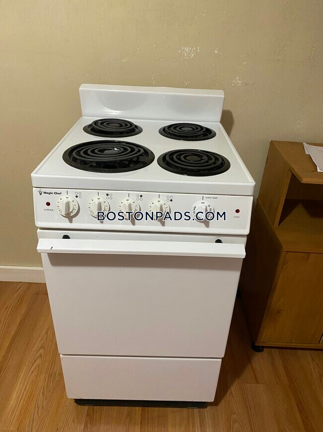 Building Photo - 341 Centre St