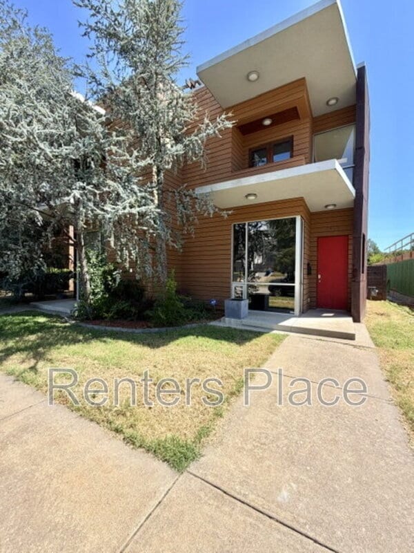 Building Photo - 1411 S Rockford Ave
