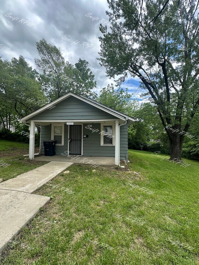 Primary Photo - 1115 E 84th St