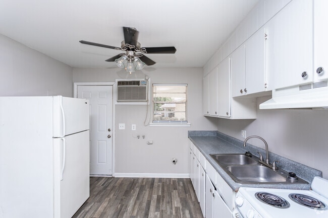 Interior Photo - Oakview Apartments