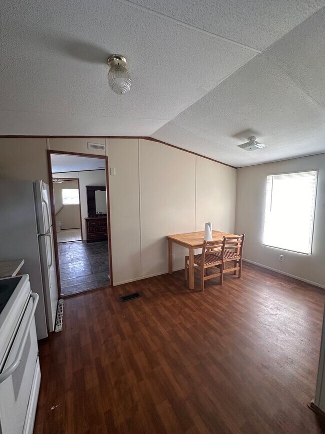 Building Photo - 3 Bed 2 Bath MH - Under Renovations