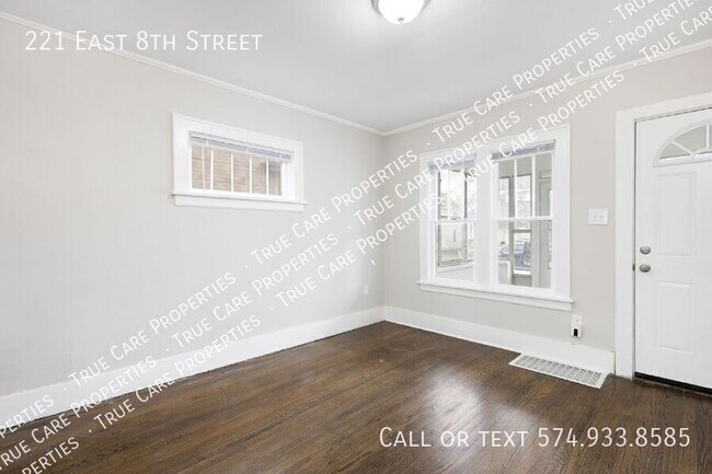 Building Photo - 221 E 8th St