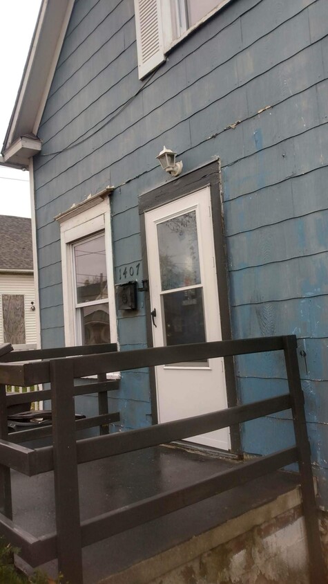 Primary Photo - 1407 Colton St
