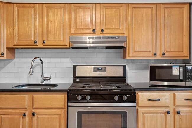 Building Photo - 98 CLENDENNY Ave