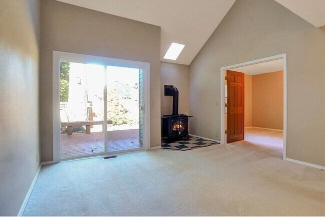 Building Photo - 15252 Boones Way