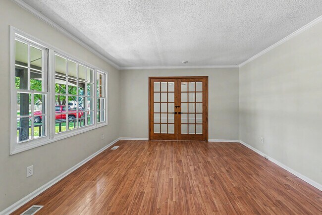 Building Photo - 124 Carolina Cir