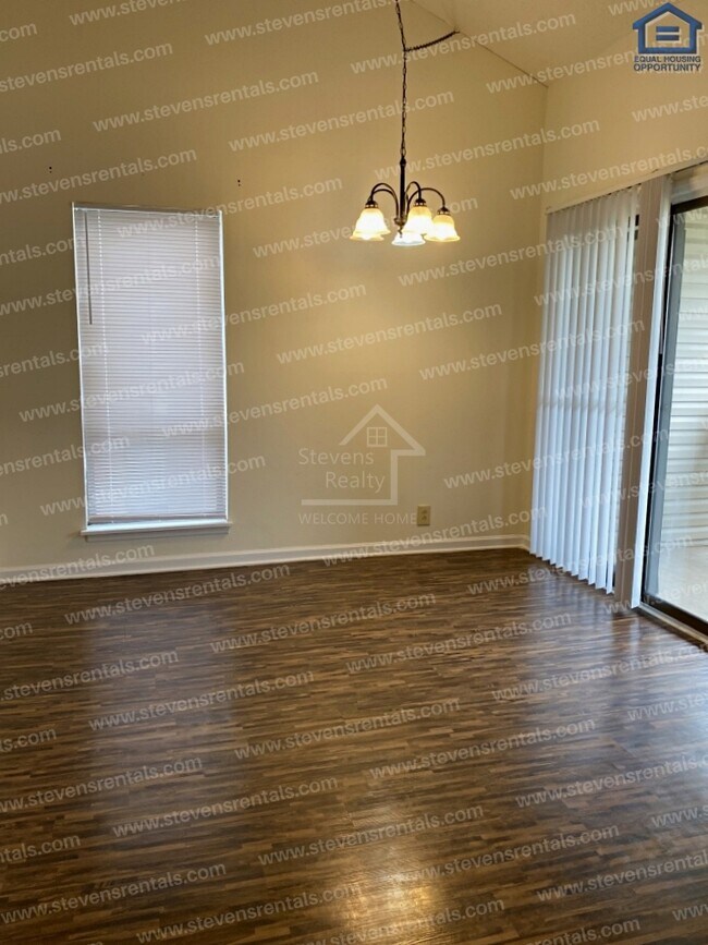 Building Photo - Elegant Apartment at an Affordable Rate