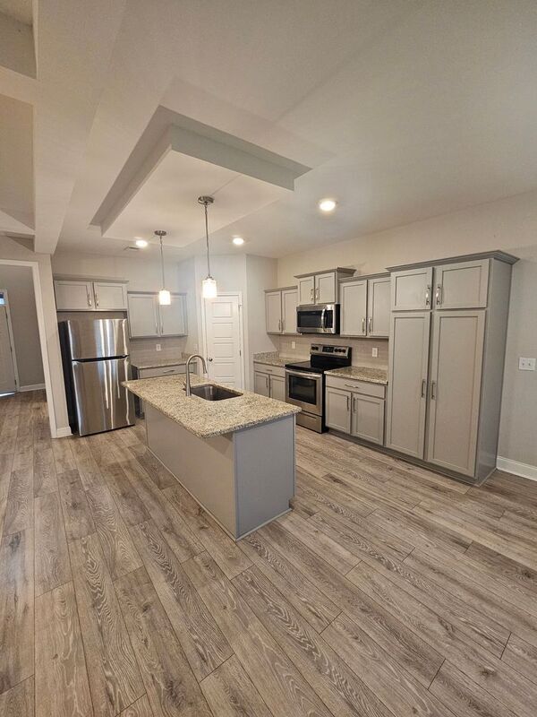 Building Photo - 4043 Ft Sumter Dr