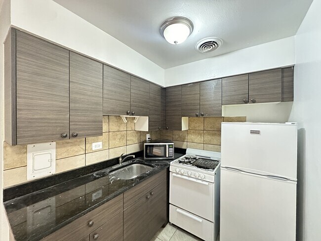 Foto del edificio - 1515 W Morse Ave