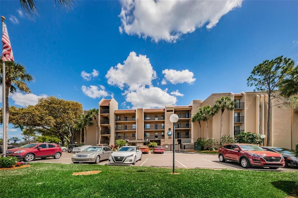 Foto principal - 90 S Highland Ave
