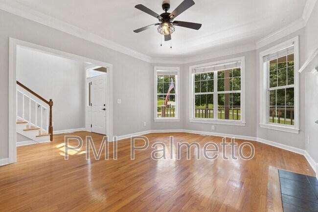 Building Photo - 104 River Creek Dr