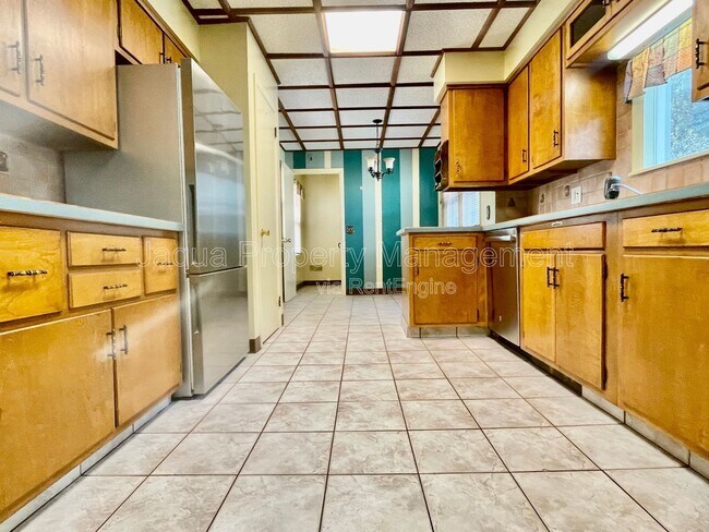 Foto del edificio - 1526 Royce Ave