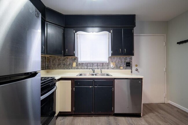 Foto del edificio - 69 Ives Ct