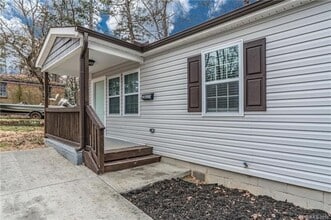 Building Photo - 2213 Kennesaw Dr