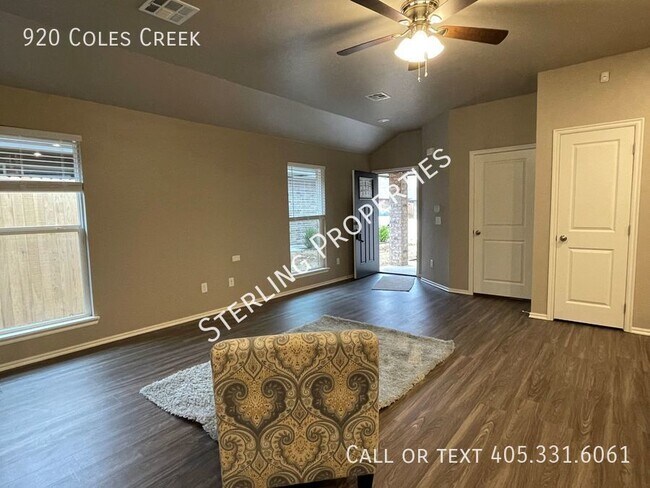 Foto del edificio - 920 Coles Creek