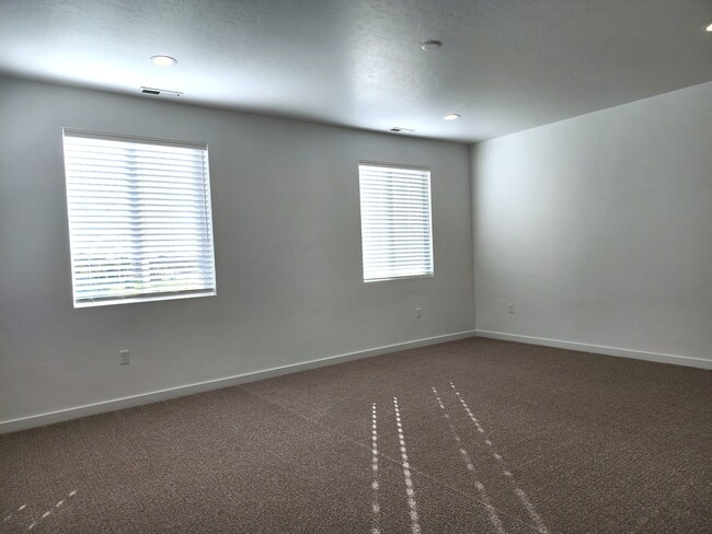 Building Photo - 362 N Lagrasse Ln