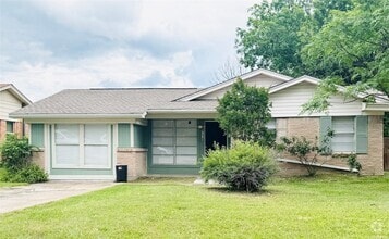 Building Photo - 714 Pebble Creek Ln